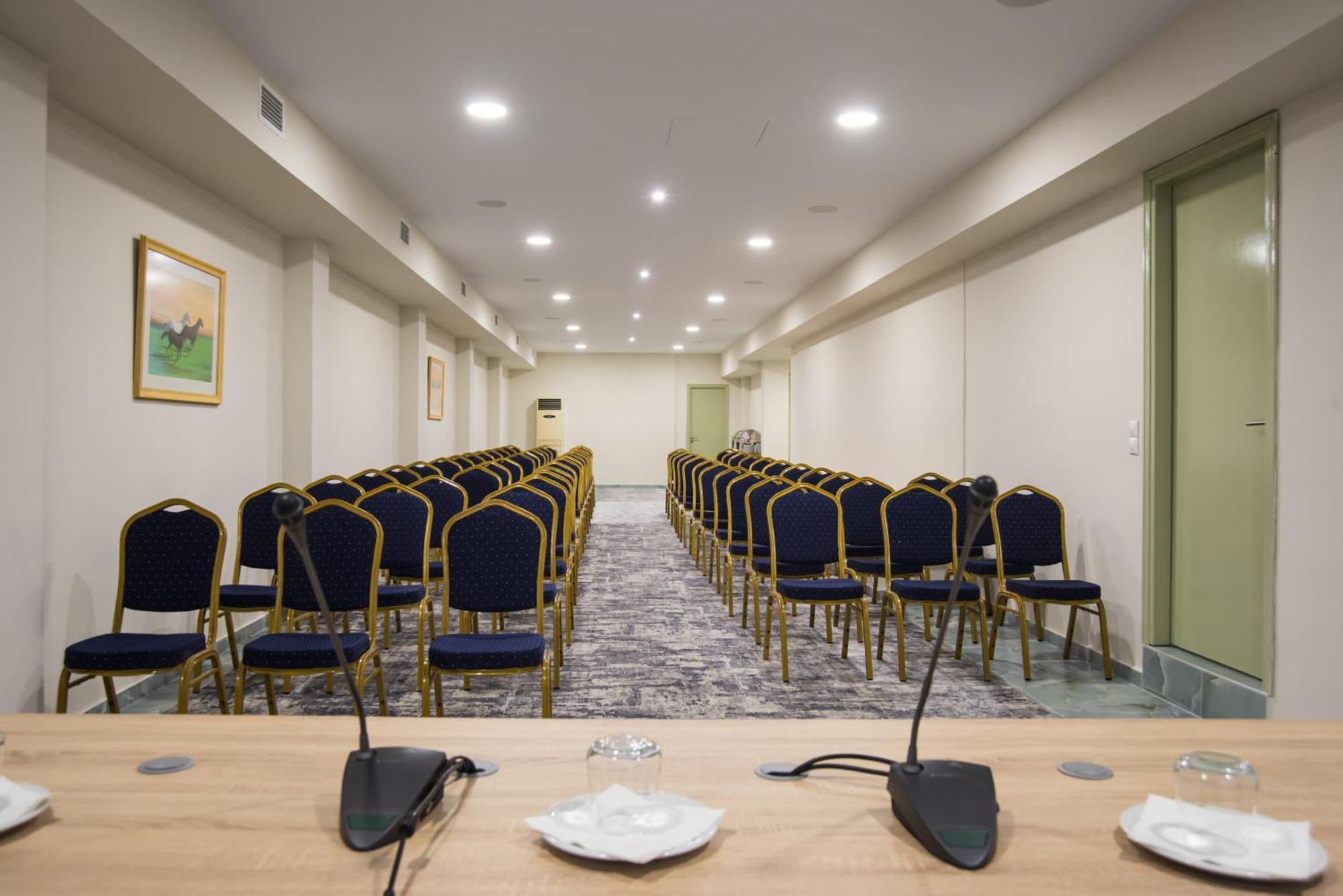 V Hotel Дельфы Экстерьер фото