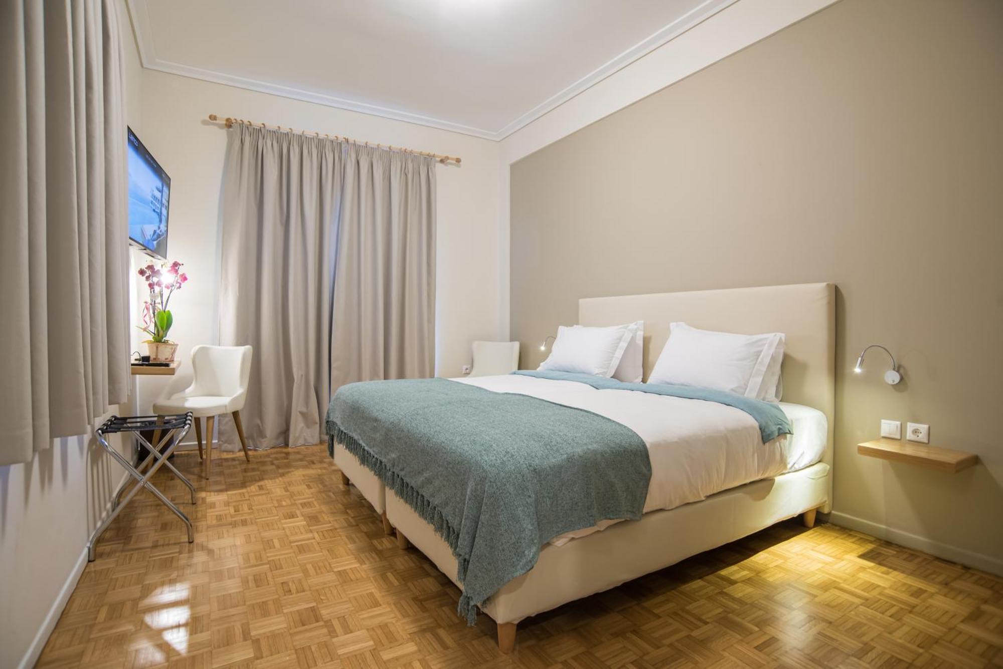 V Hotel Дельфы Экстерьер фото