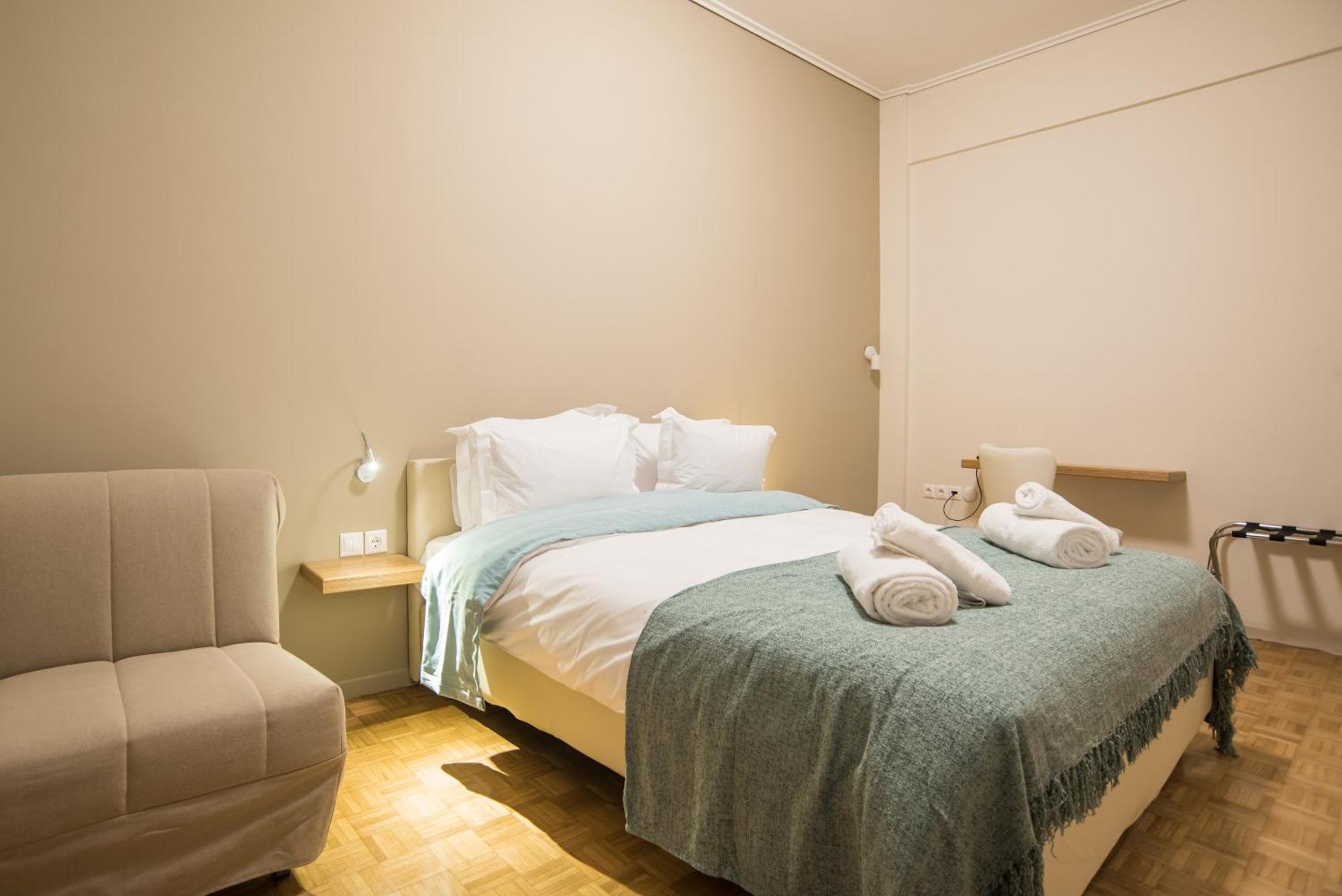 V Hotel Дельфы Экстерьер фото